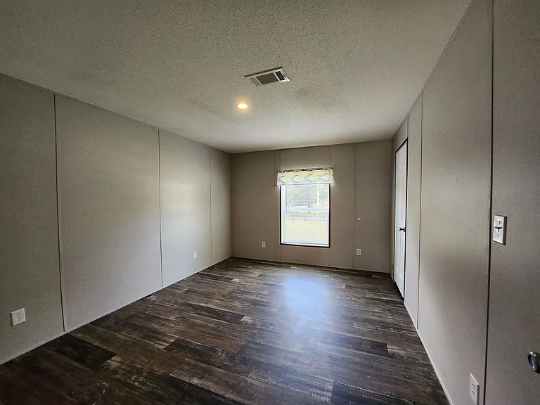 30408 Eastport Dr — Photo 18