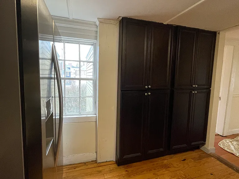 12 Fleet St #B — Photo 4