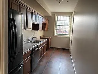 520 Bay St #3 — Photo 8
