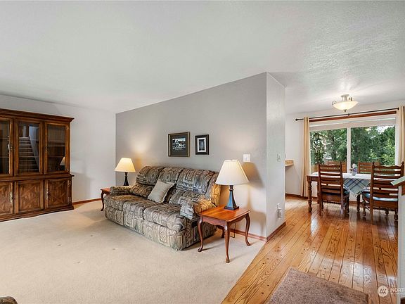 5th image of 11828 132nd Avenue E