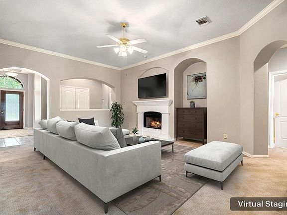 3rd image of 2710 Pebble Creek Dr