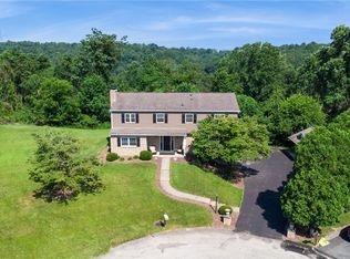 1085 McAllister Dr, New Kensington, PA 15068