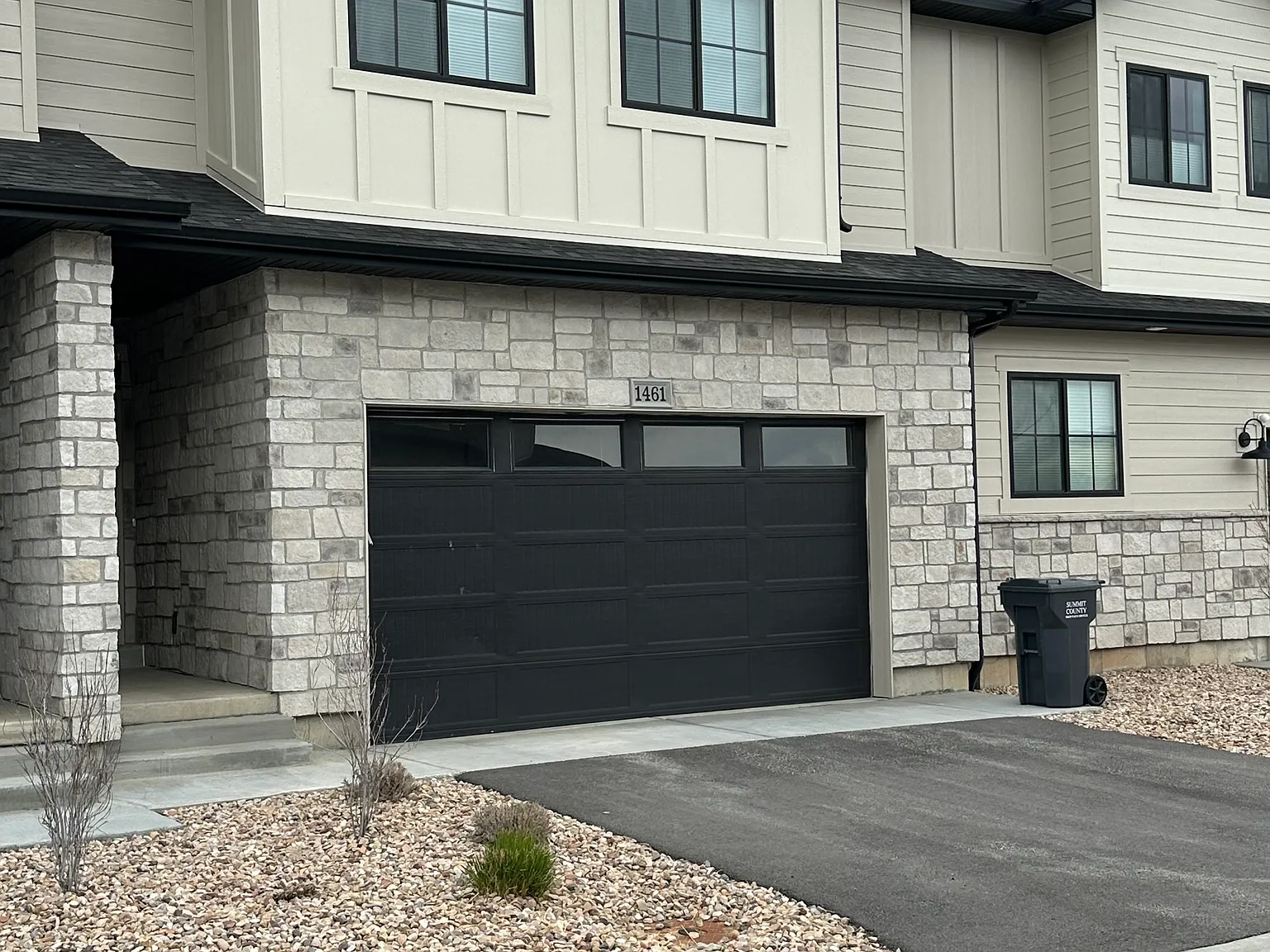 3 bed, 2.5 bath, 1600 sqft, $3,300 — Photo 1