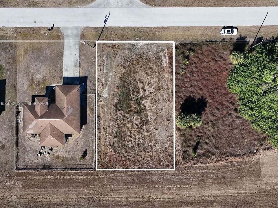 1st image of 3019 S Balsam Cir