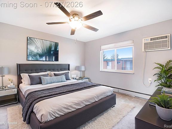 4th image of 1840 Axtell Dr APT 7