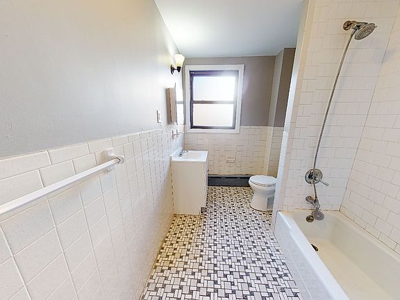4th image of 62 Holland Ave #1R