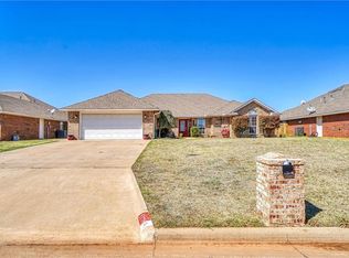517 Peacock Ln, Altus, OK 73521