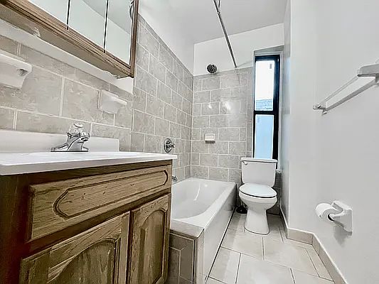 4th image of 610 150th St APT 3D