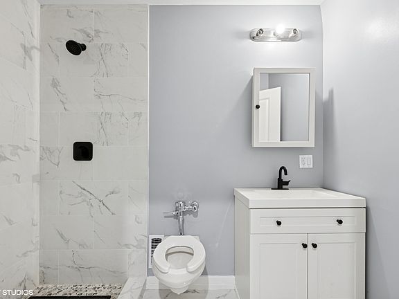 5th image of 2539 N Milwaukee Ave #2