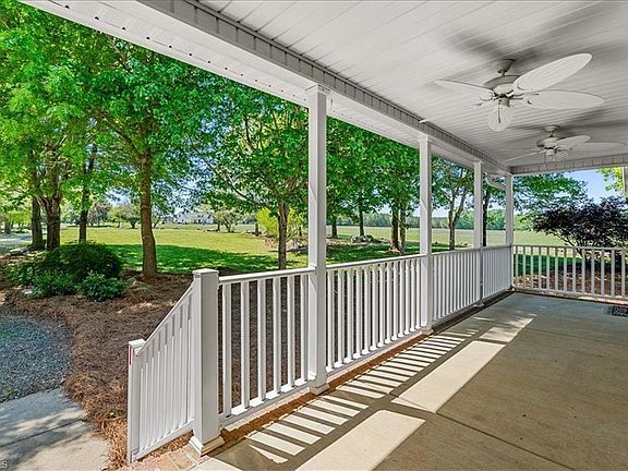 5th image of 596 Greenbrier Farm Trl