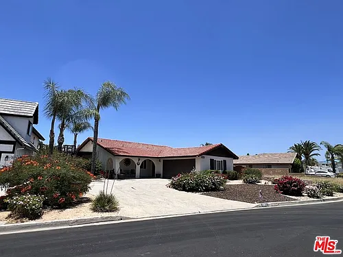 21963 Strawberry Ln Photo 1