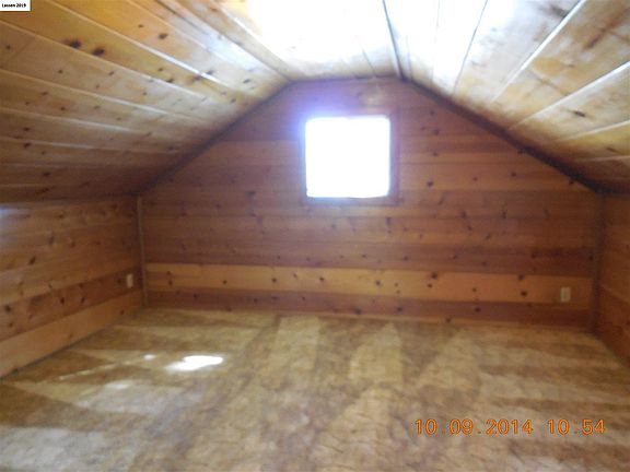 3rd image of 140 Ash St