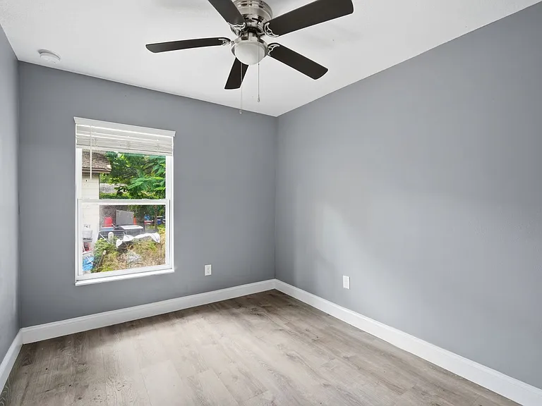 8310 N Brooks St — Photo 13