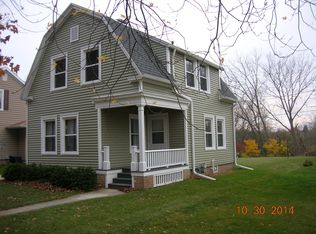 324 Union Pl, Manitowoc, WI 54220