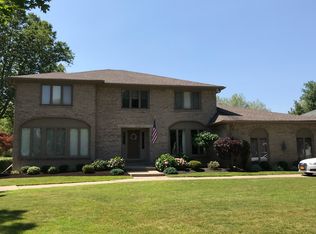 20 Brandywine Dr, Williamsville, NY 14221