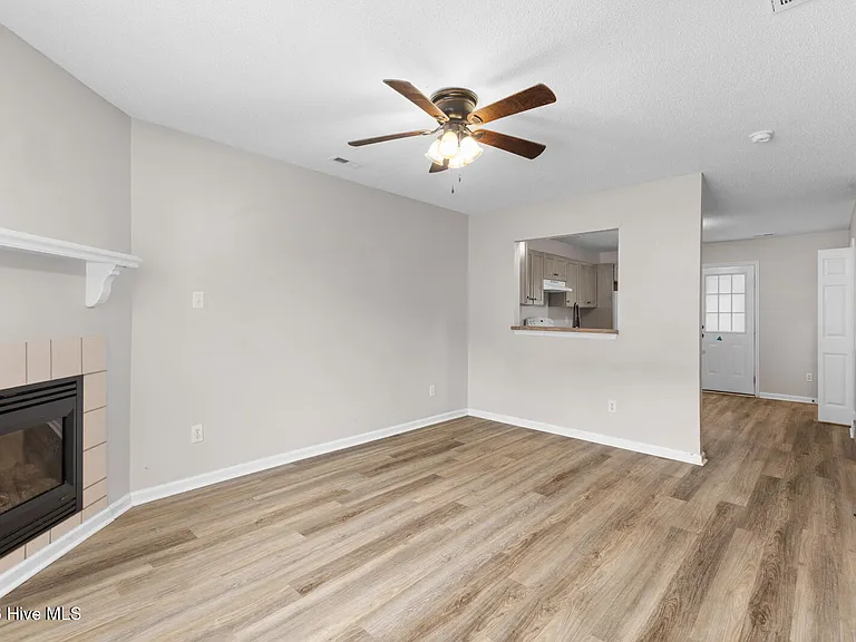 893 W Pueblo Dr — Photo 3