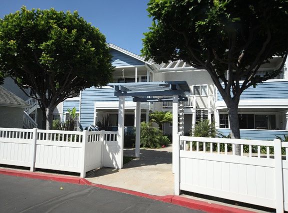 front entry, wide shot