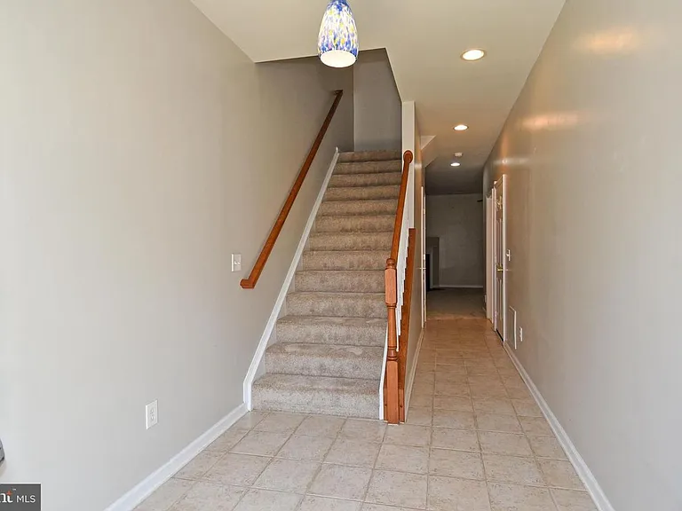 7810 Locust Leaf Ln — Photo 4