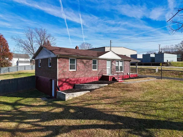 106 Montgomery St, Radford, VA 24141