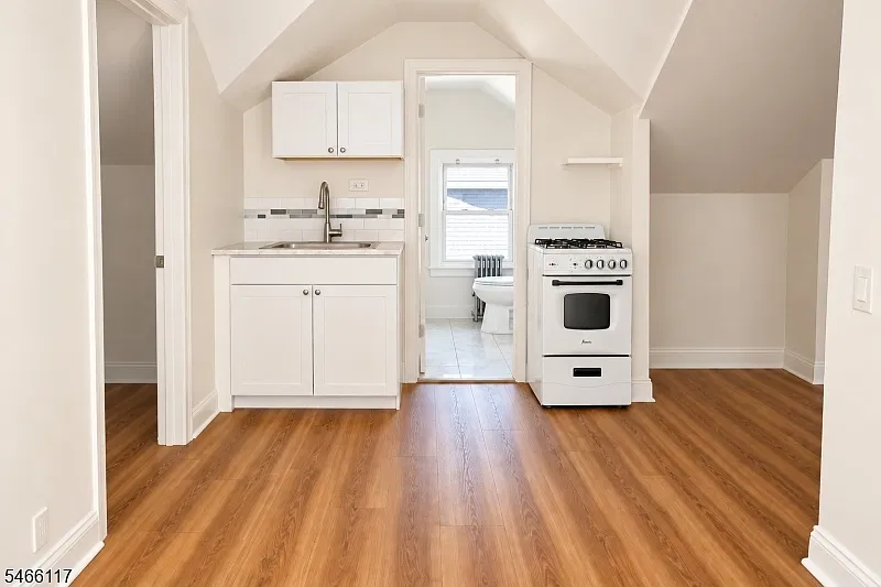1 bed, 1.0 bath, $1,650 — Photo 1