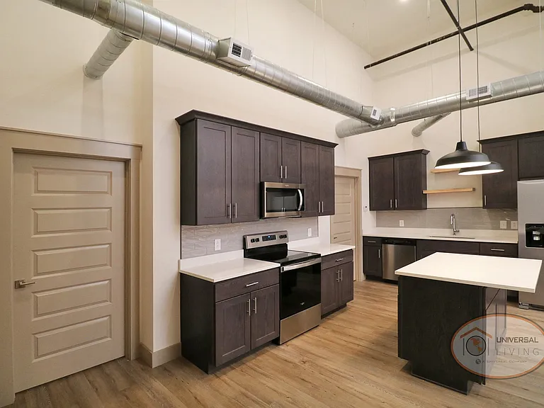 The Henry on Main — Photo 105