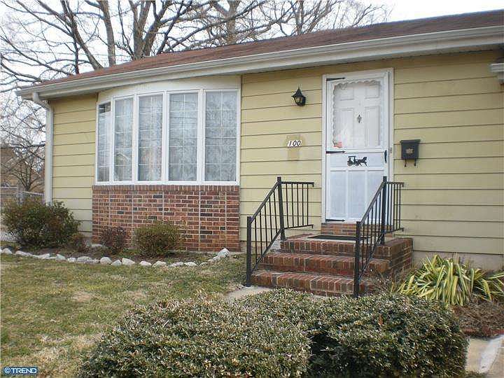 1st image of 100 Oak Ave