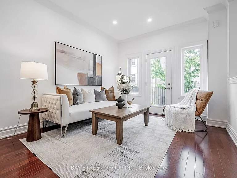 35 William Poole Way — Photo 5