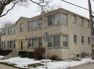 5211 N Santa Monica Blvd APT 3, Whitefish Bay, WI 53217