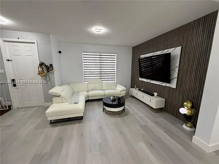 9350 SW 171st Ct #Townhouse 9350 — Photo 3