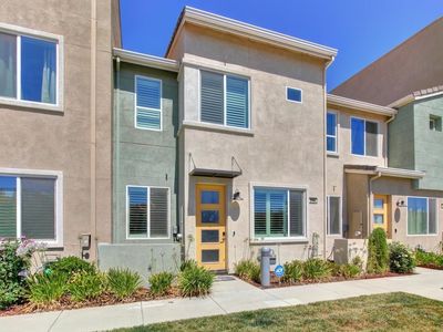 3764 E Commerce Way, Sacramento, CA, 95834