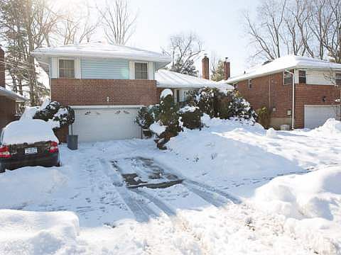 1st image of 12 Oakdale Dr