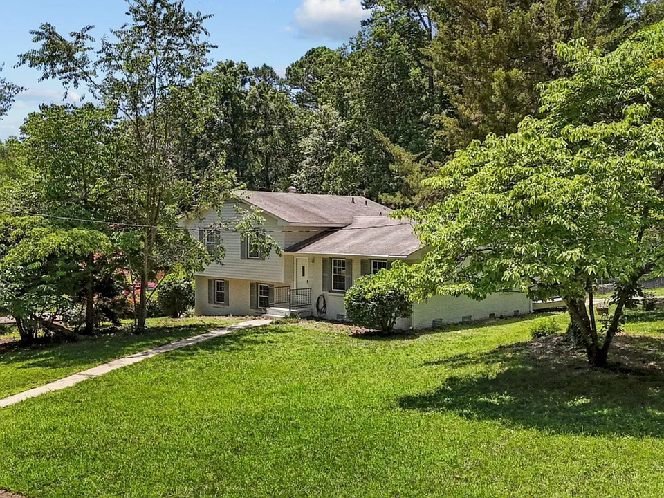 1012 Winwood Dr