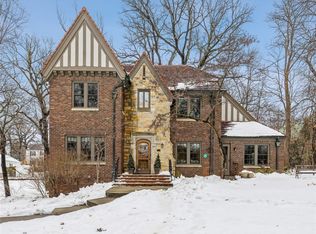 5725 N Waterbury Rd, Des Moines, IA 50312