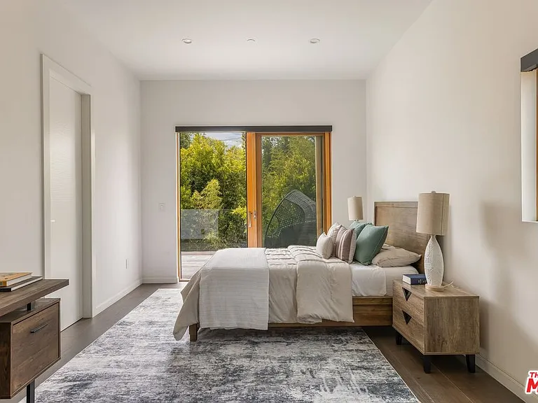 12443 W Sunset Blvd — Photo 19