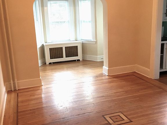 5th image of 61 Parkview Dr #1