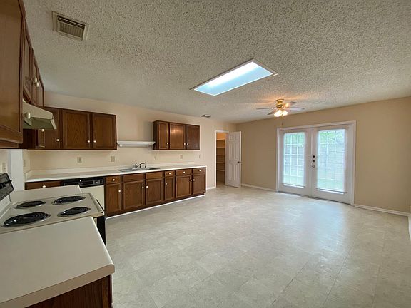 5th image of 4514 Stradford Pl