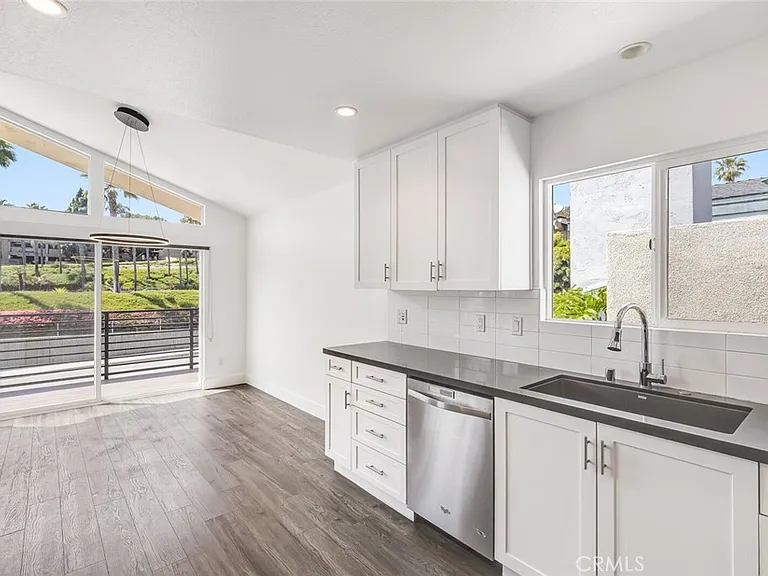 222 Old Newport Blvd — Photo 7
