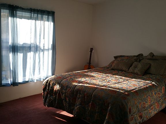 4th image of 2880 NE 45th St