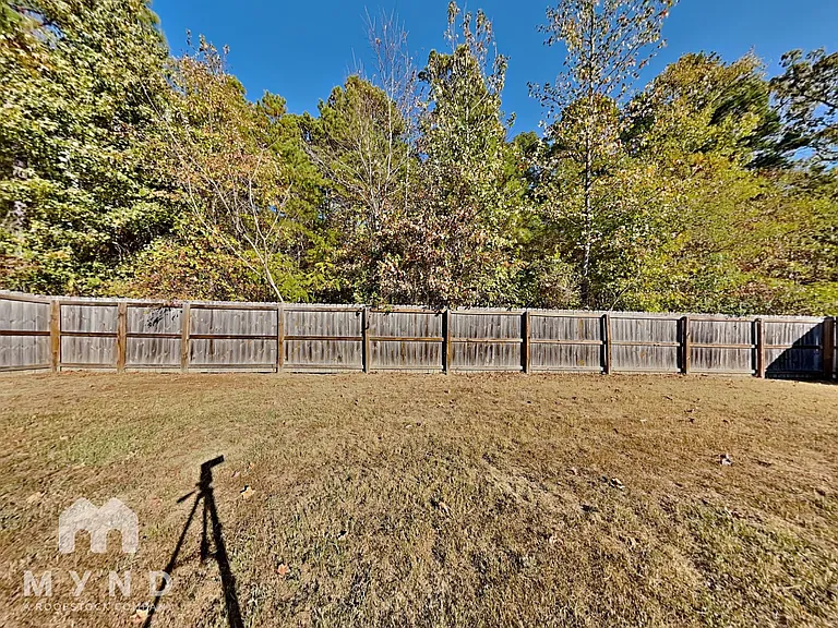 9176 Pleasant Valley Dr — Photo 16