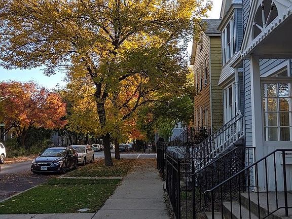 Get to know the 1300 block of West Barry Avenue