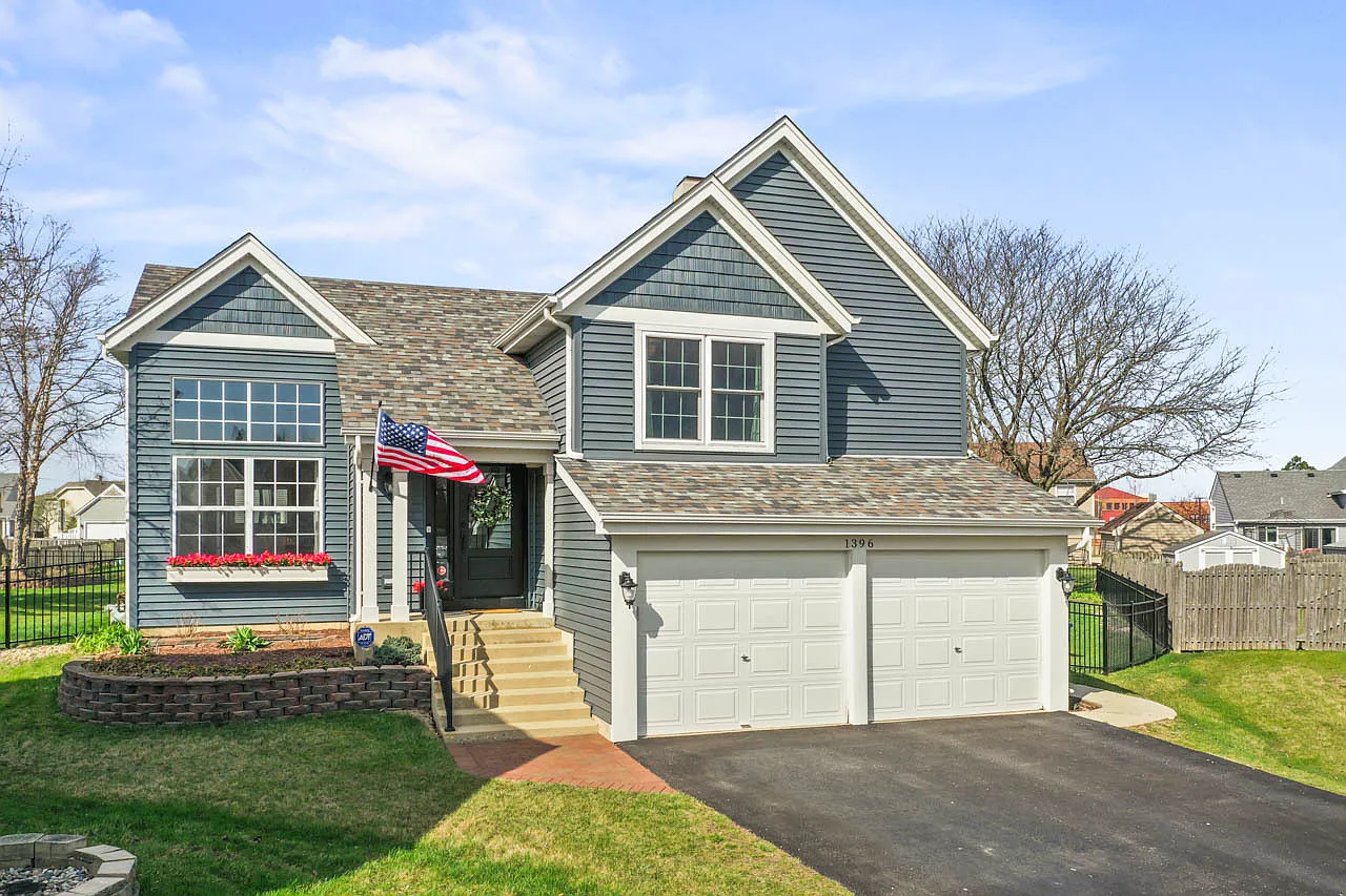 1396 Newcastle Ct photo 1