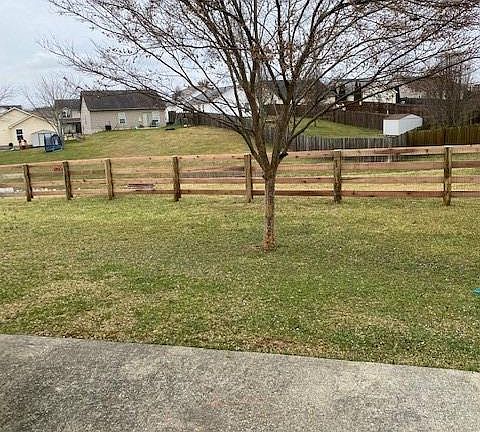 4th image of 657 Jennifer Dr