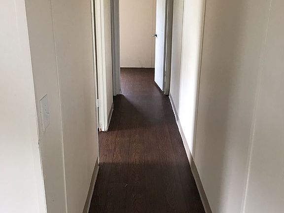 2nd image of 1402 Cheshire Ct