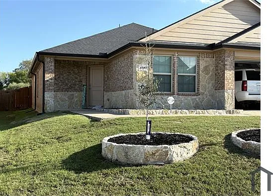1207 Onyx Ln — Photo 13