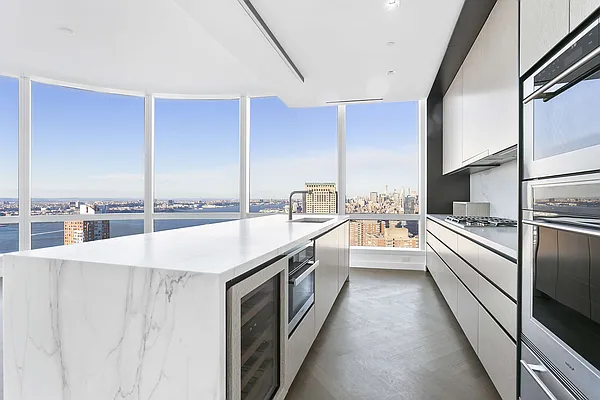 Rented by Compass | media 51