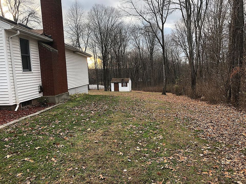 2nd image of 655 Savage St