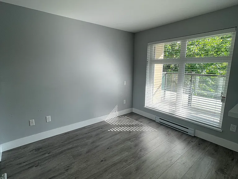 55 8th Ave E #212 — Photo 7