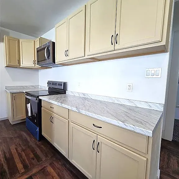 1001 S Oak St #1 — Photo 6