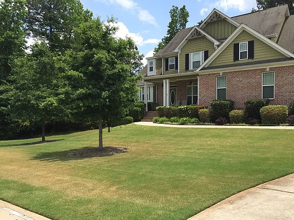 2nd image of 215 Honey Ln