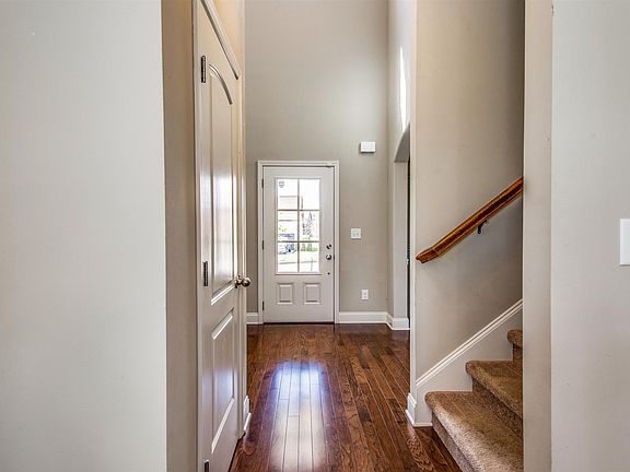 4th image of 2174 Chaucer Park Ln